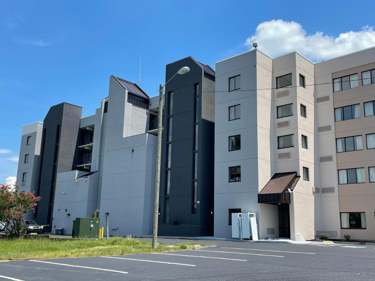 Quality Inn & Suites Spring Lake - Fayetteville Near Fort Bragg Экстерьер фото