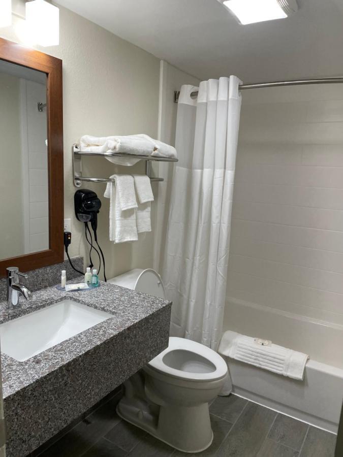Quality Inn & Suites Spring Lake - Fayetteville Near Fort Bragg Экстерьер фото