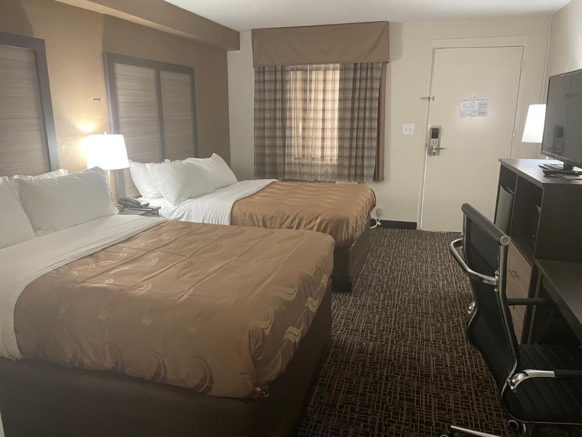 Quality Inn & Suites Spring Lake - Fayetteville Near Fort Bragg Экстерьер фото