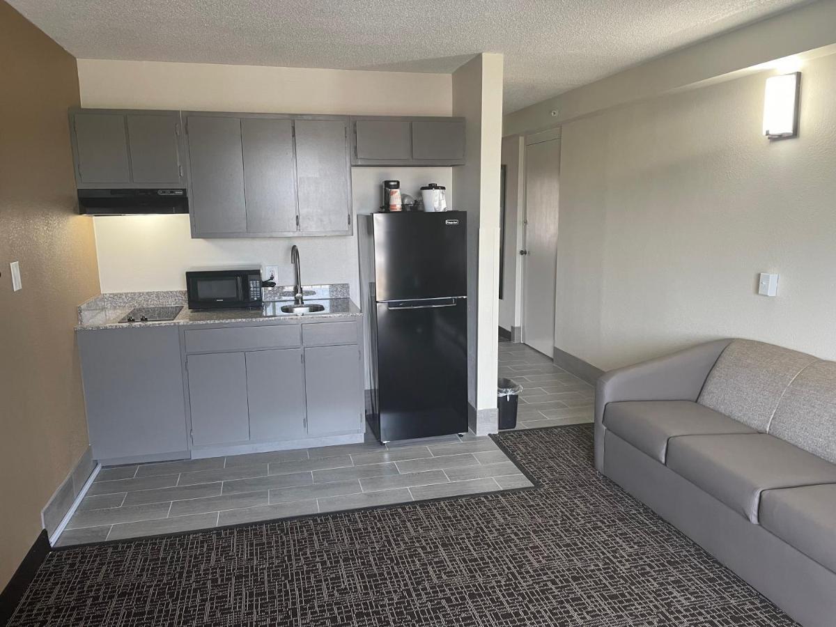 Quality Inn & Suites Spring Lake - Fayetteville Near Fort Bragg Экстерьер фото