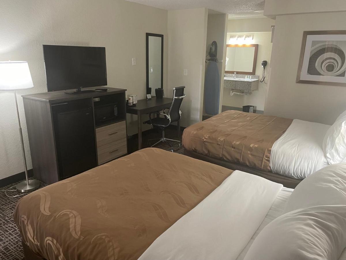 Quality Inn & Suites Spring Lake - Fayetteville Near Fort Bragg Экстерьер фото
