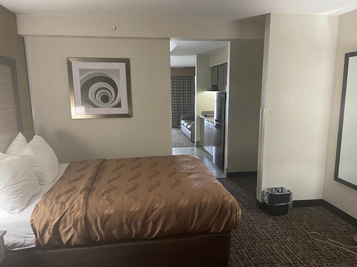 Quality Inn & Suites Spring Lake - Fayetteville Near Fort Bragg Экстерьер фото