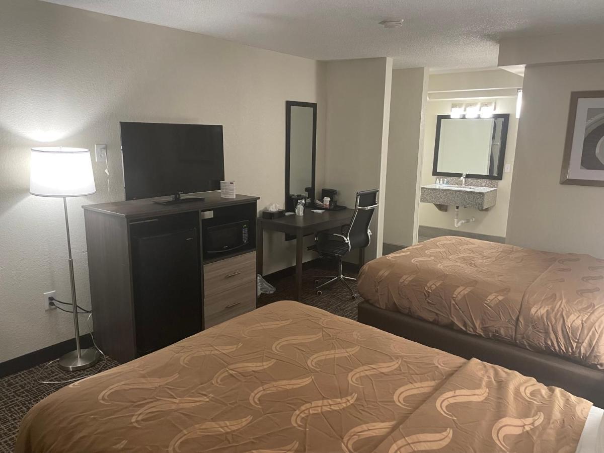 Quality Inn & Suites Spring Lake - Fayetteville Near Fort Bragg Экстерьер фото