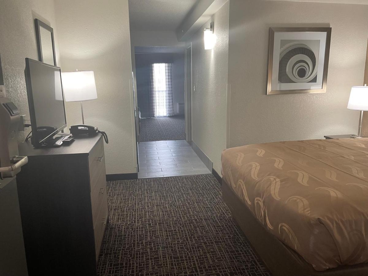 Quality Inn & Suites Spring Lake - Fayetteville Near Fort Bragg Экстерьер фото