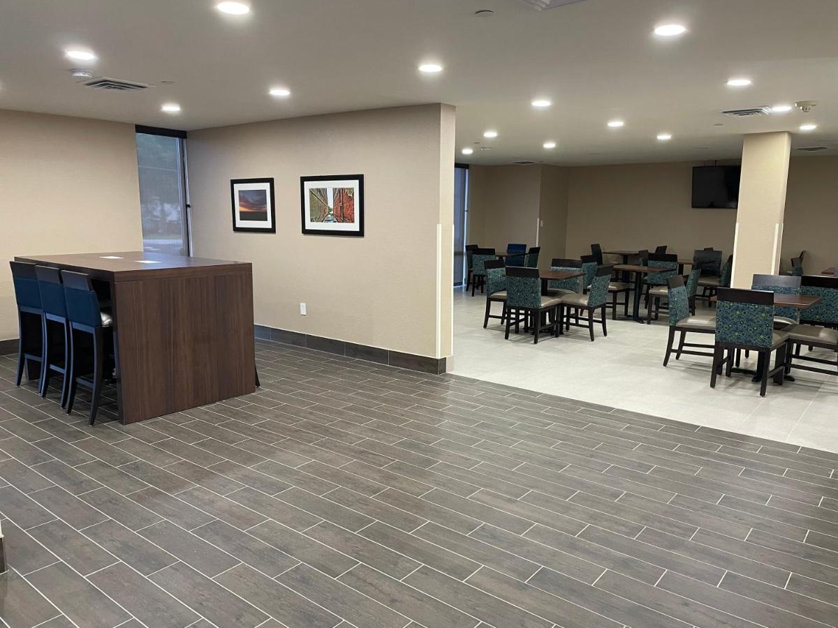 Quality Inn & Suites Spring Lake - Fayetteville Near Fort Bragg Экстерьер фото