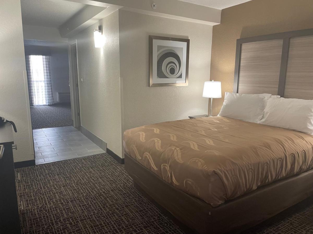 Quality Inn & Suites Spring Lake - Fayetteville Near Fort Bragg Экстерьер фото