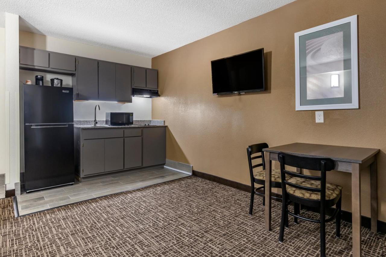 Quality Inn & Suites Spring Lake - Fayetteville Near Fort Bragg Экстерьер фото