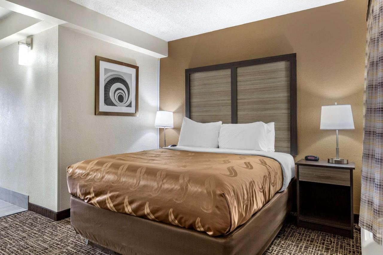 Quality Inn & Suites Spring Lake - Fayetteville Near Fort Bragg Экстерьер фото